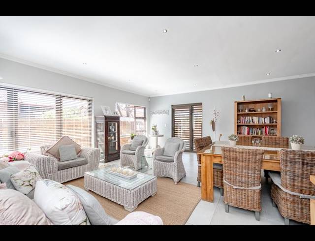 2 BEDROOM PROPERTY TO RENT IN SUNWARD PARK
